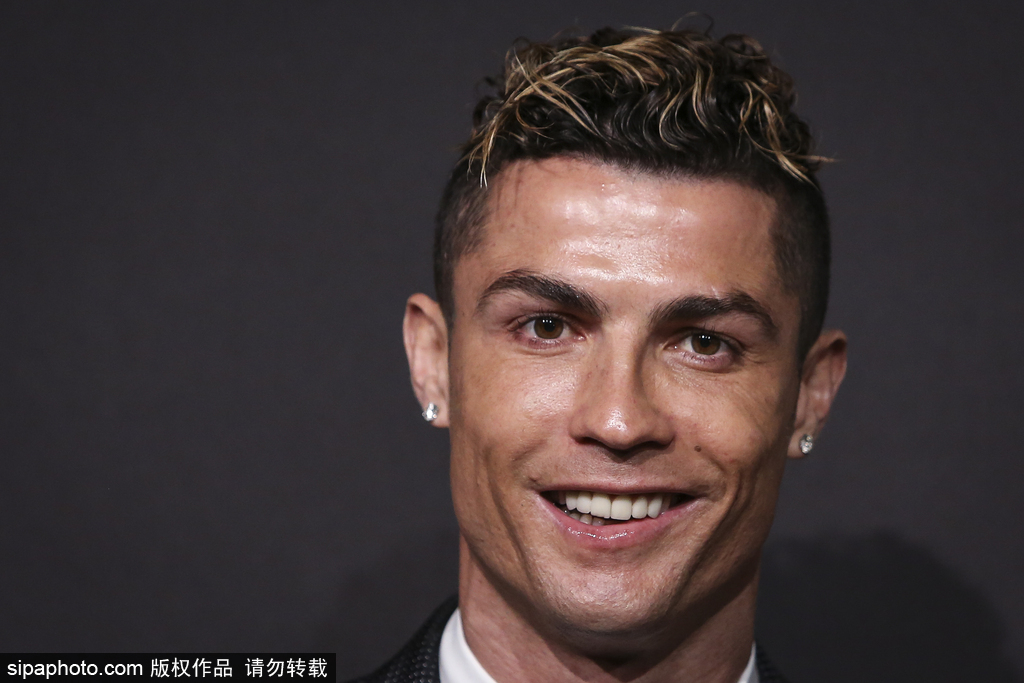 巴萨重返拉卡尔图哈！德容回归、阿劳霍缺阵，弗里克公布贝蒂斯战名单