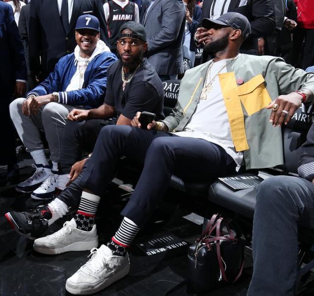 如何在足球场上保持心理稳定？