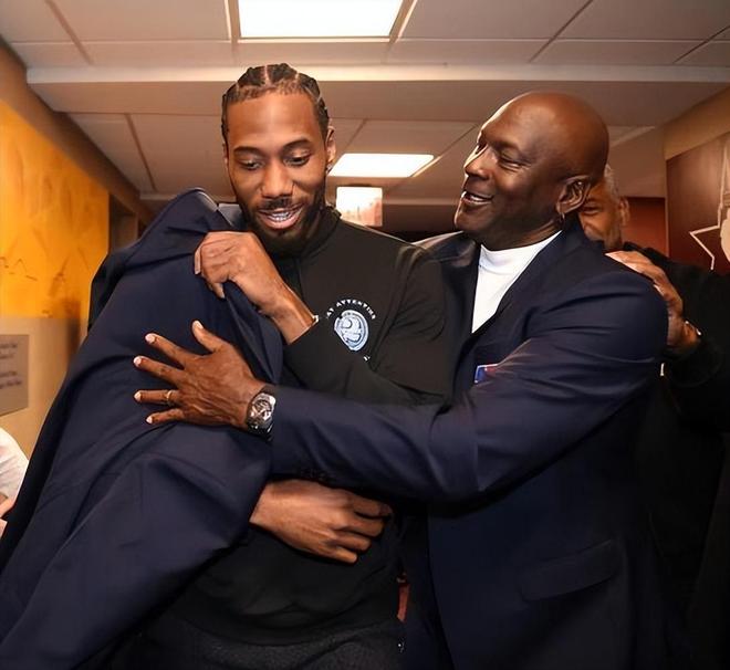 [NBA]尚帕尼突破分球 科内特跟进双手暴扣