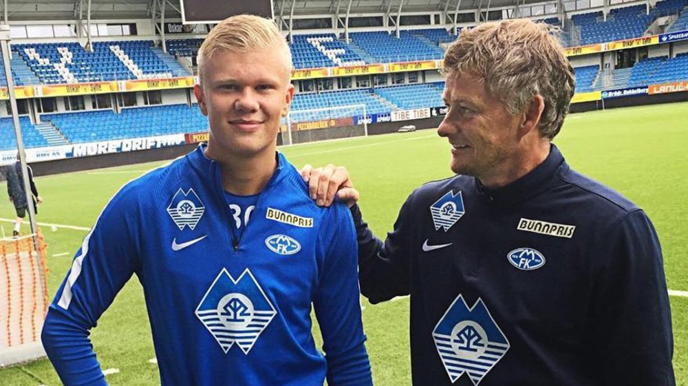 记者：多纳鲁马经纪人下周中会见巴黎高层，了解续约可能性