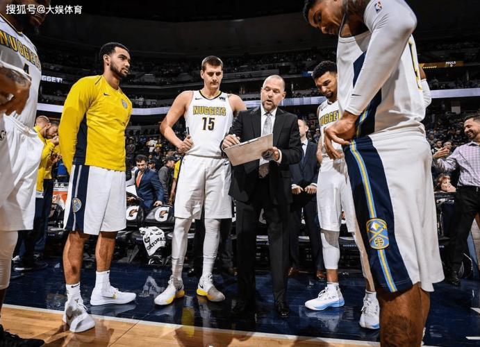 游泳比赛赛程与成绩汇总 重点项目表现突出